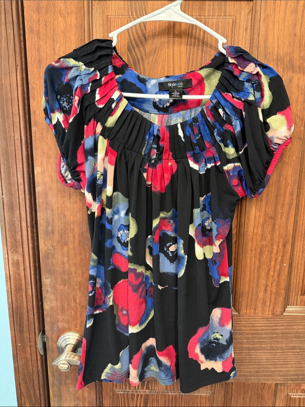 Style & Co. Black Floral Pleated Scoop Neck Blouse